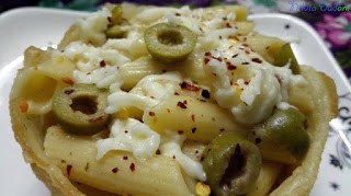 Indian Style Recipe: Creamy and Cheesy white sauce Pasta in Edible Bowl